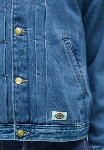 Джинсовая куртка
