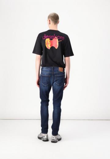 Узкие джинсы