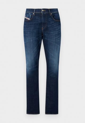 Узкие джинсы