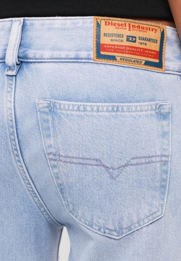 Клешеные брюки