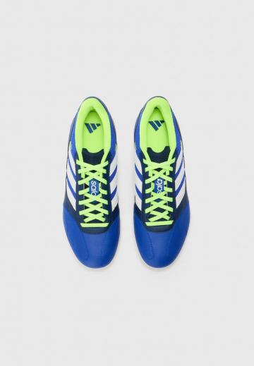 Футбольные бутсы