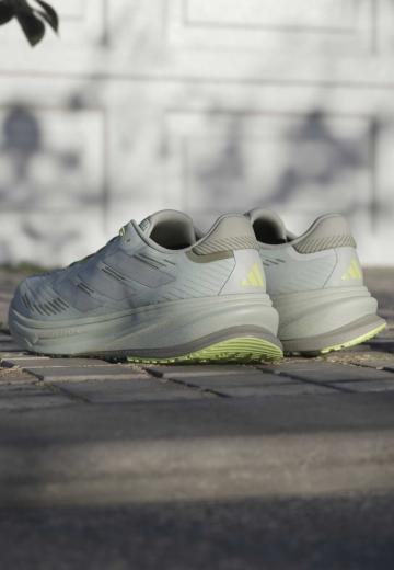 Беговые кроссовки