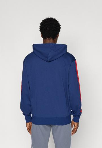 Спортивная кофта