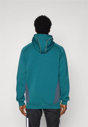 Спортивная кофта