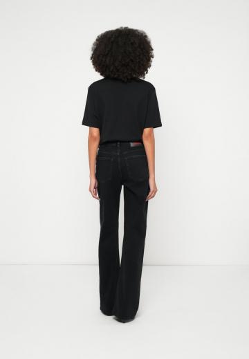 Свободные джинсы