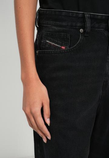 Свободные джинсы