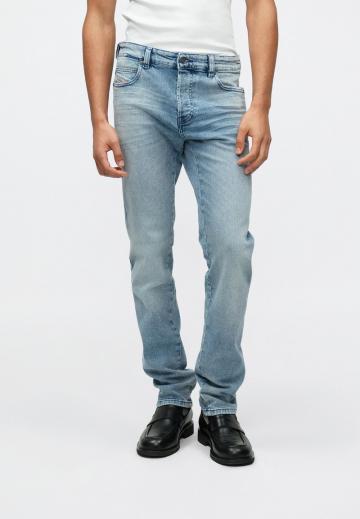 Узкие джинсы