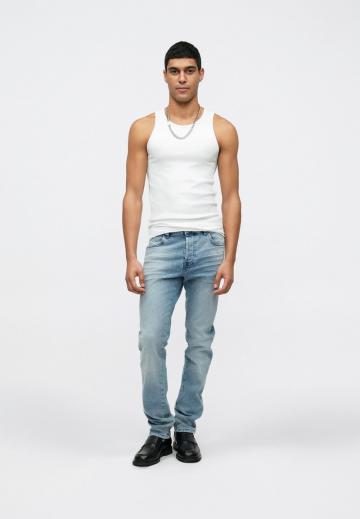 Узкие джинсы