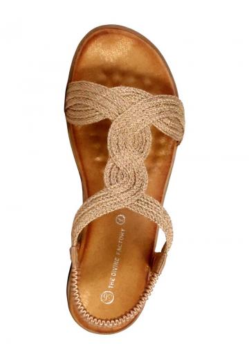 Босоножки на танкетке