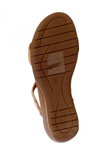 Босоножки на танкетке