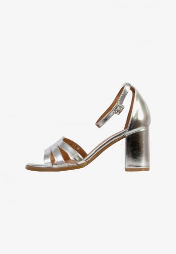 Гандбольные кроссовки