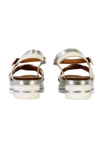 Босоножки на танкетке