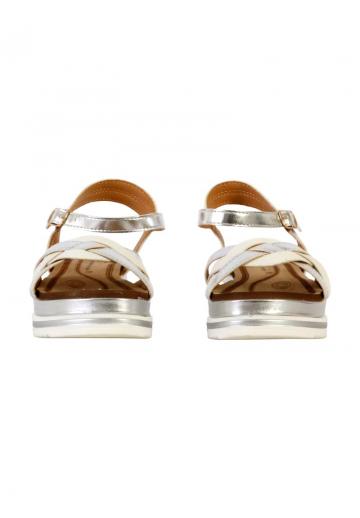 Босоножки на танкетке