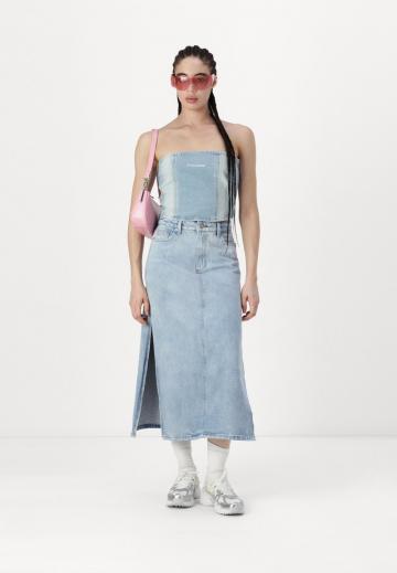 Юбка с накладными карманами