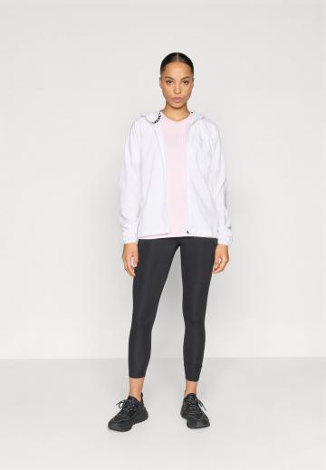 Спортивная куртка