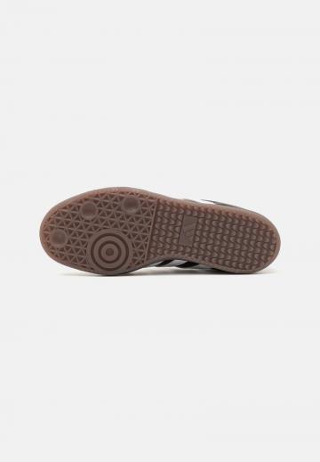 Футбольные бутсы