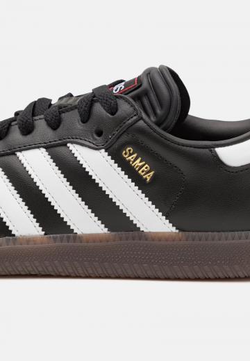 Футбольные бутсы