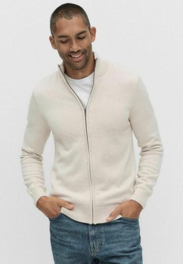 Вязаная кофта