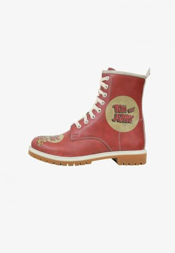 Ботинки на шнуровке