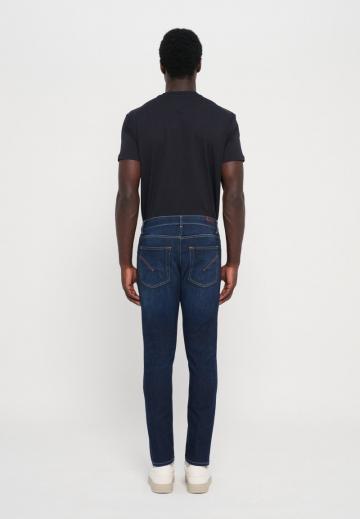 Узкие джинсы