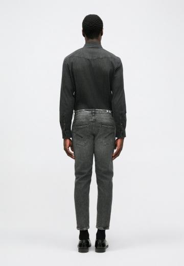 Узкие джинсы