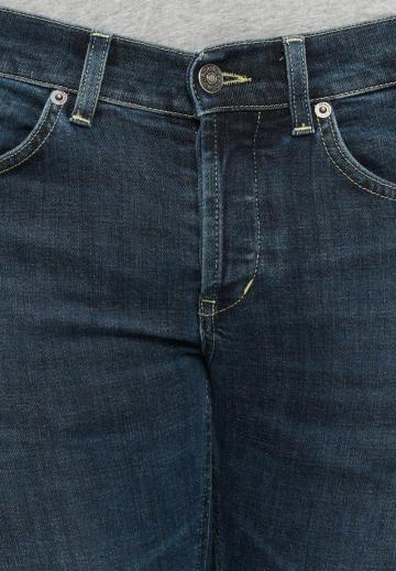 Узкие джинсы