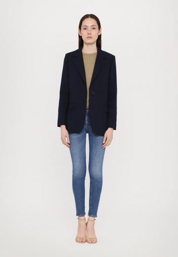 Узкие джинсы