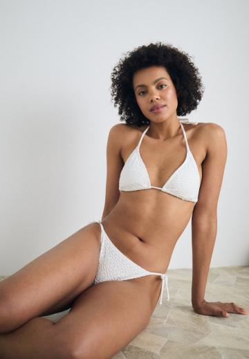 Треугольное бикини