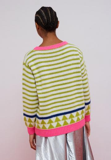 Пуловер в полоску