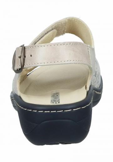 Босоножки на танкетке