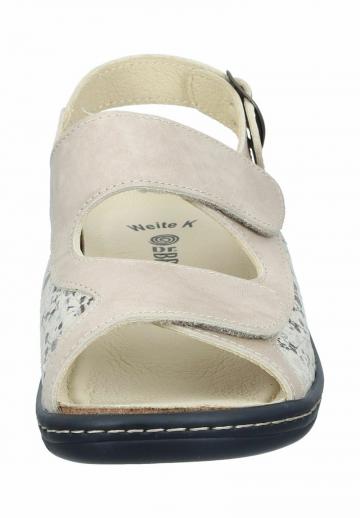 Босоножки на танкетке