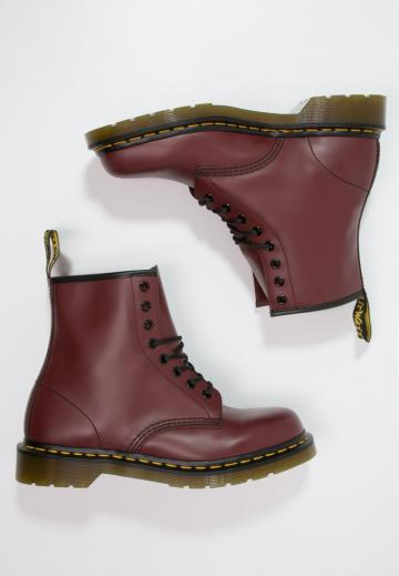 Ботинки на шнуровке