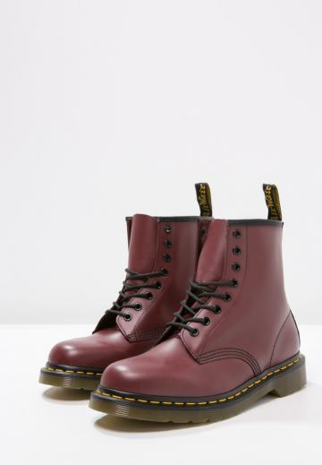 Ботинки на шнуровке