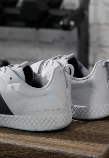 Тренировочные кроссовки