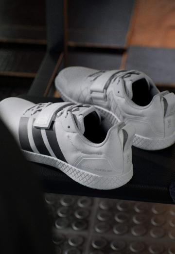 Тренировочные кроссовки