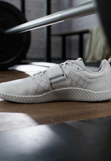 Тренировочные кроссовки