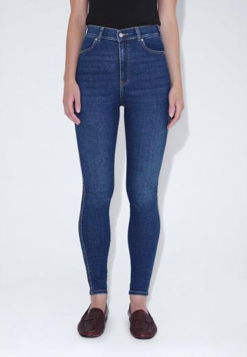 Узкие джинсы
