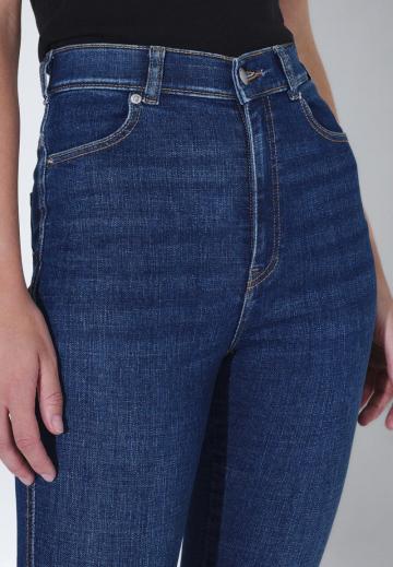 Узкие джинсы