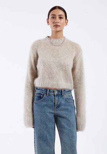 Пуловер в полоску