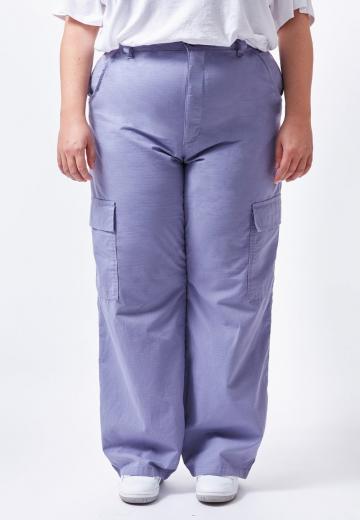 Брюки с накладными карманами