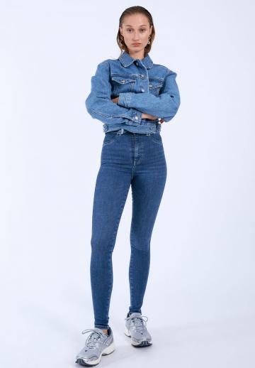 Узкие джинсы