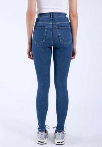 Узкие джинсы