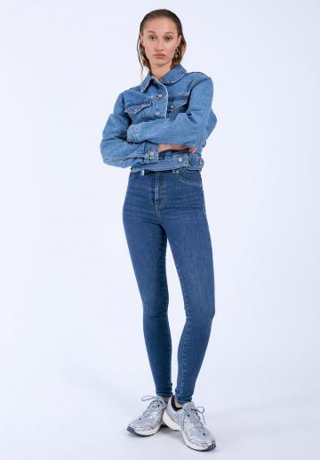 Узкие джинсы