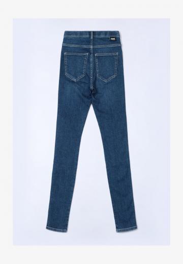 Узкие джинсы