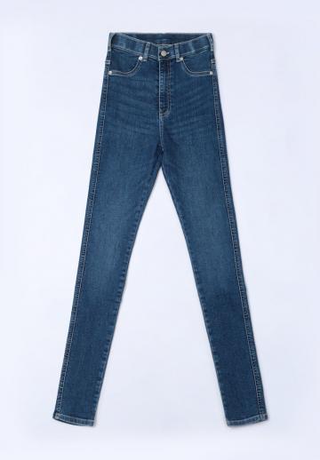 Узкие джинсы