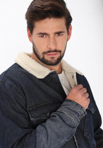 Джинсовая куртка