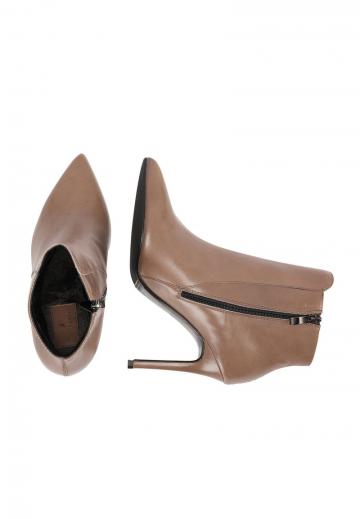 Полусапожки на высоком каблуке