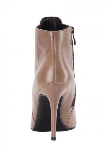 Полусапожки на высоком каблуке