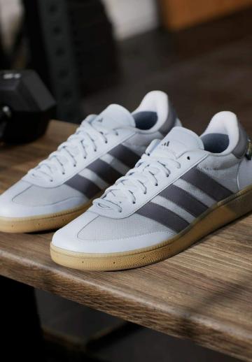 Тренировочные кроссовки