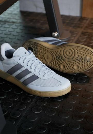 Тренировочные кроссовки